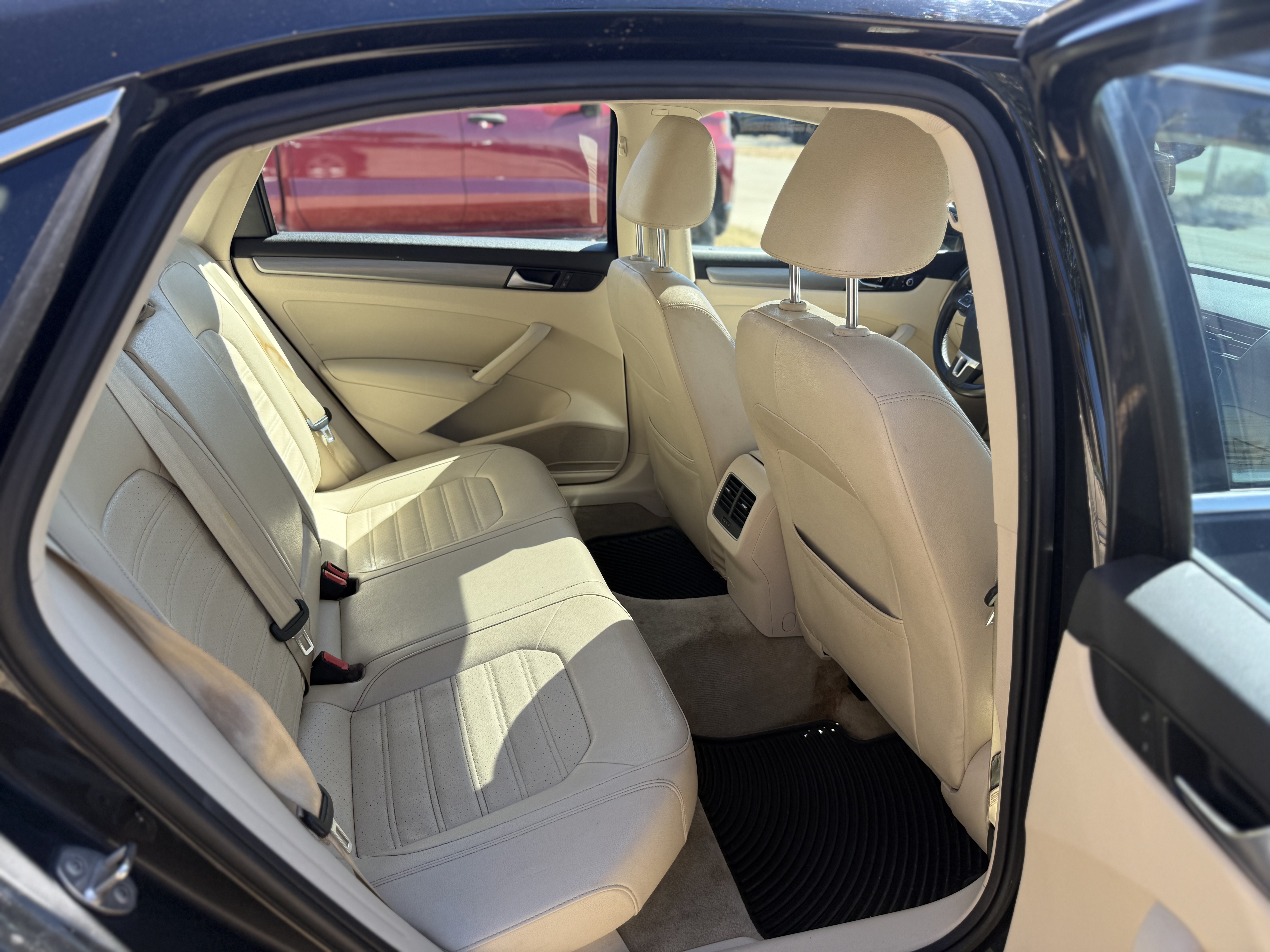 Used 2015 Volkswagen Passat 1.8T SE FWD image 13