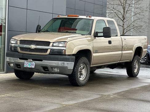 Used 2004 Chevrolet Silverado 3500 2WD Extended Cab w/ Heavy-Duty Power Package image 7