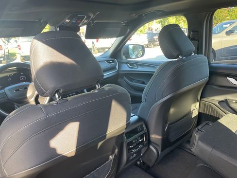 New 2025 Jeep Grand Cherokee Laredo X w/ Trailer Tow Package image 9