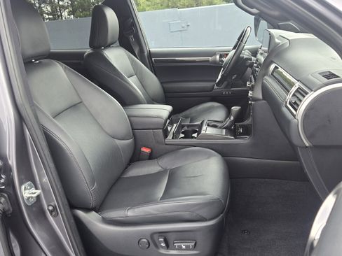 Used 2023 Lexus GX 460 Luxury w/ Accessory Package AWD/4WD image 18
