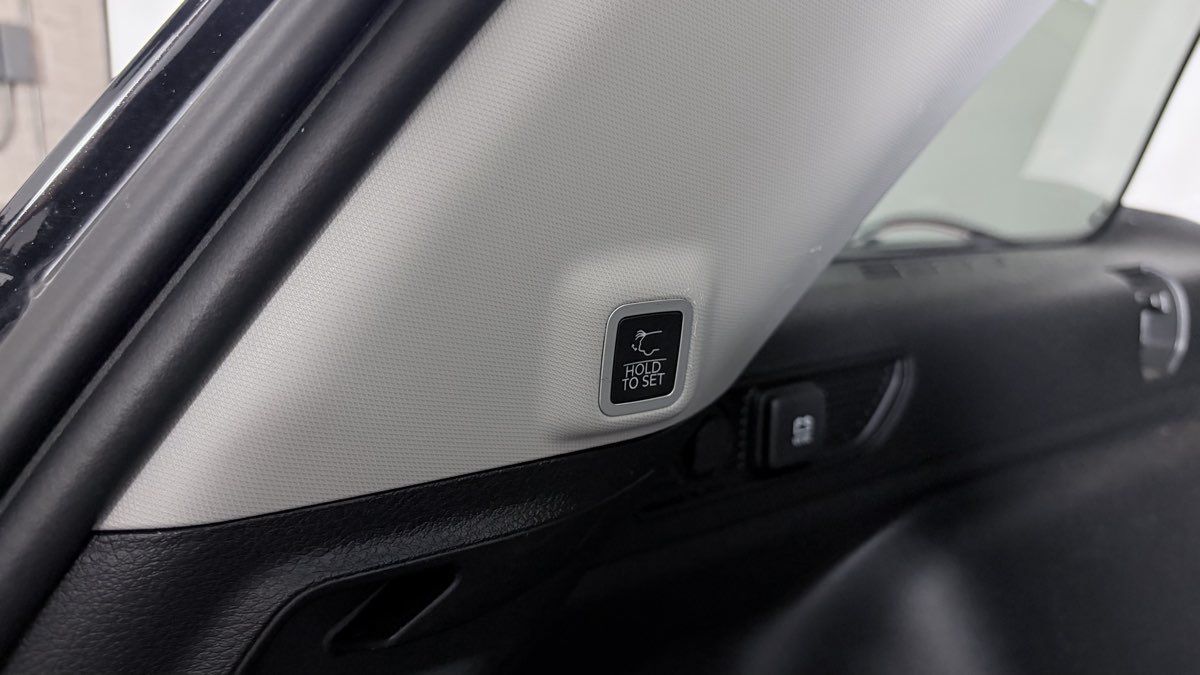 Used 2023 Jeep Grand Cherokee Limited AWD/4WD image 33