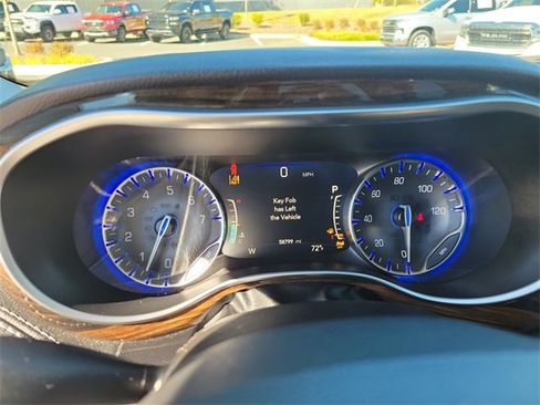 Used 2023 Chrysler Pacifica Limited image 26