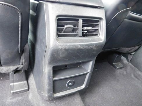 Used 2023 Ford Edge SEL image 11