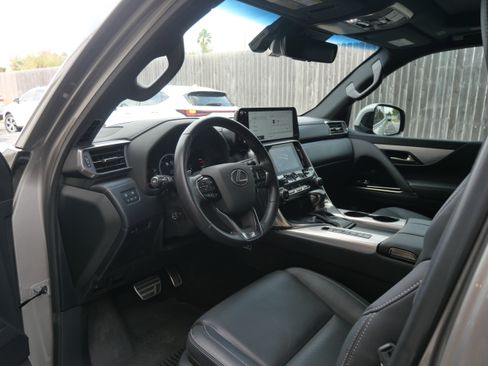 Used 2023 Lexus LX 600 F Sport image 19