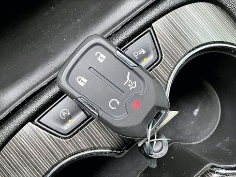 Used 2020 GMC Acadia SLT w/ Driver Alert Package II image 14