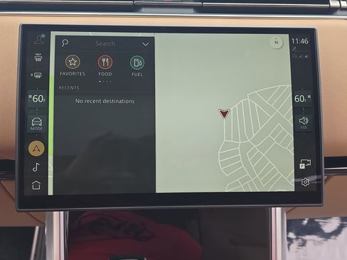 Used 2025 Land Rover Range Rover SE image 23