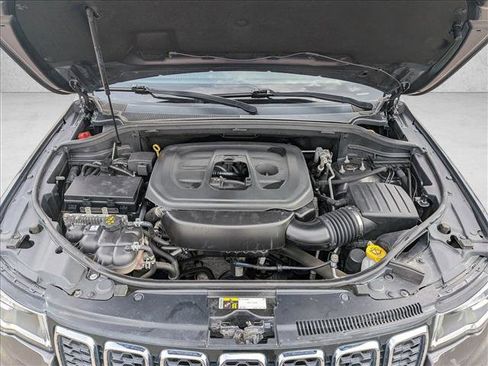 Used 2018 Jeep Grand Cherokee Limited image 23