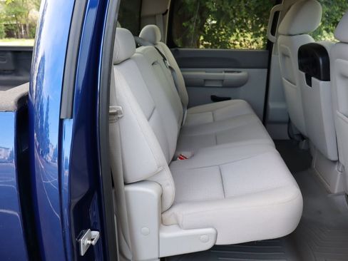 Used 2013 Chevrolet Silverado 2500 LT w/ Interior Plus Package AWD/4WD image 21