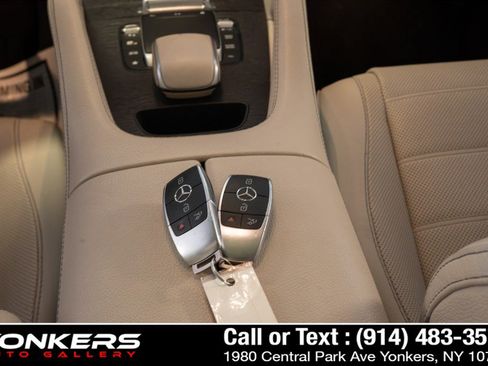 Used 2022 Mercedes-Benz GLE 350 4MATIC w/ Premium Package image 39