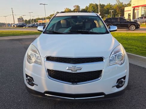 Used 2011 Chevrolet Equinox LTZ FWD image 2