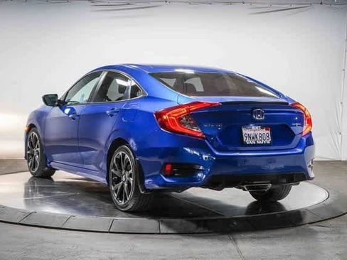 Used 2019 Honda Civic Sport image 2