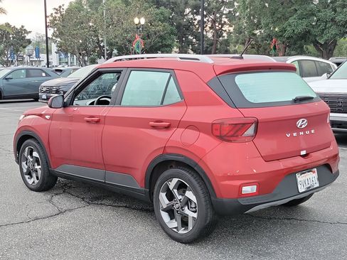 Certified 2025 Hyundai Venue Limited image 27