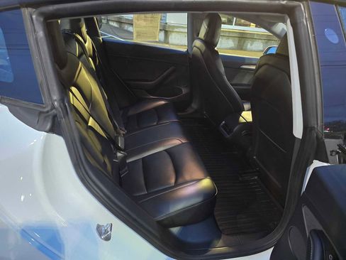 Used 2023 Tesla Model 3 Standard Range image 12
