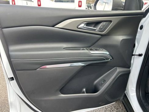 New 2026 Chevrolet Traverse LT w/ Sun and Wheel Package FWD image 11