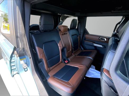 Used 2023 Ford Bronco Outer Banks AWD/4WD image 17