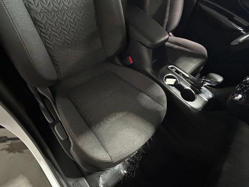 Used 2022 Chevrolet Equinox LT FWD image 43