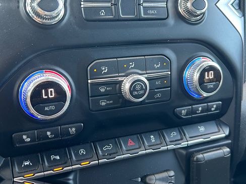 Used 2020 GMC Sierra 1500 SLT w/ SLT Premium Plus Package image 18