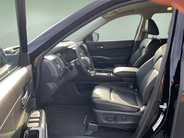 Used 2026 Nissan Pathfinder SL AWD/4WD image 11