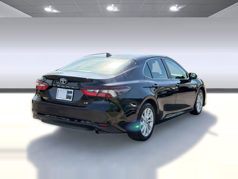 Used 2024 Toyota Camry LE image 9
