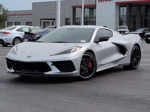 Used 2020 Chevrolet Corvette Stingray Preferred Cpe w/ 2LT Preferred Equipment Group RWD image 2