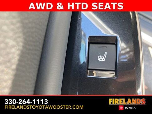 New 2025 Toyota Crown Signia image 3