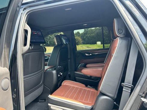 Used 2023 GMC Yukon Denali Ultimate AWD/4WD image 46