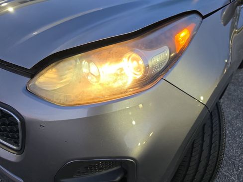 Used 2018 Kia Sportage LX image 33