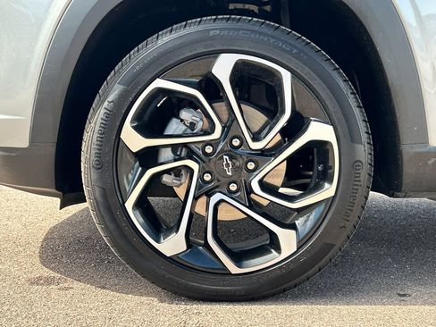 Used 2025 Chevrolet Trax RS w/ Driver Confidence Package FWD image 24