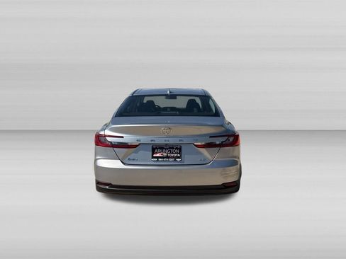 Used 2025 Toyota Camry LE FWD image 5