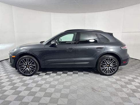 Certified 2026 Porsche Macan AWD/4WD image 2