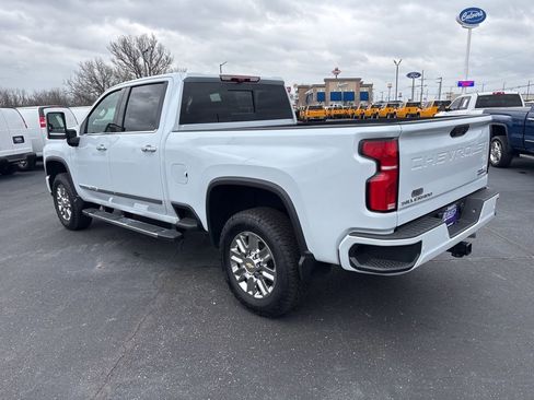 New 2026 Chevrolet Silverado 2500 High Country w/ High Country Premium Package AWD/4WD image 5