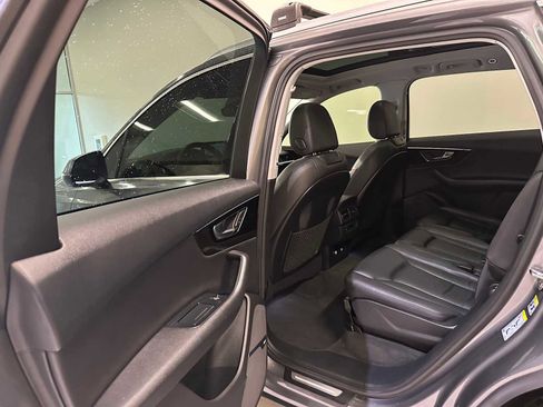 Used 2018 Audi Q7 3.0T Premium Plus w/ Premium Plus Package AWD/4WD image 25