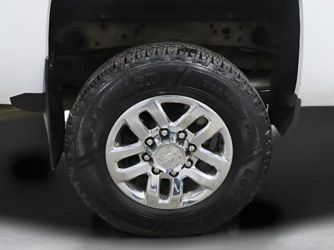 Used 2017 Chevrolet Silverado 2500 LT w/ LT Convenience Package image 32