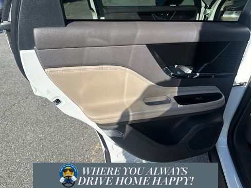 Certified 2022 Lincoln Corsair FWD w/ Equipment Group 101A image 27