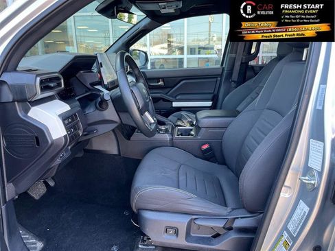 Used 2024 Toyota Tacoma TRD Off-Road image 13