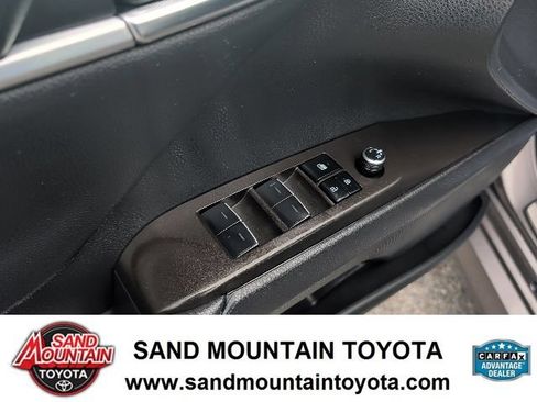 Used 2022 Toyota Camry XLE w/ Cold Weather Package FWD image 13