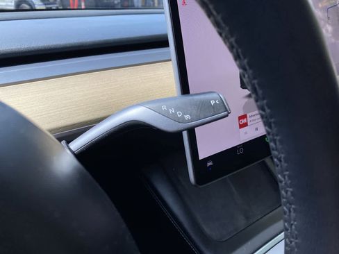 Used 2023 Tesla Model Y Long Range AWD/4WD image 24