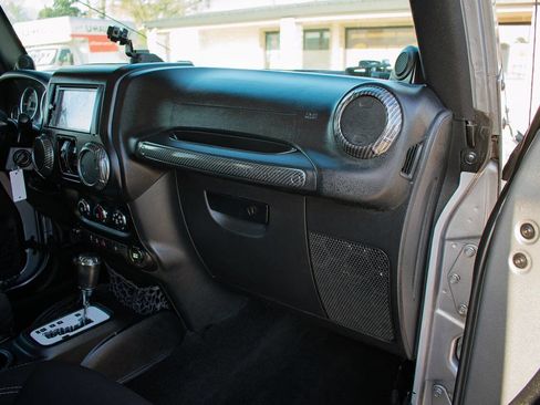 Used 2014 Jeep Wrangler Unlimited Sahara w/ Max Tow Package image 40