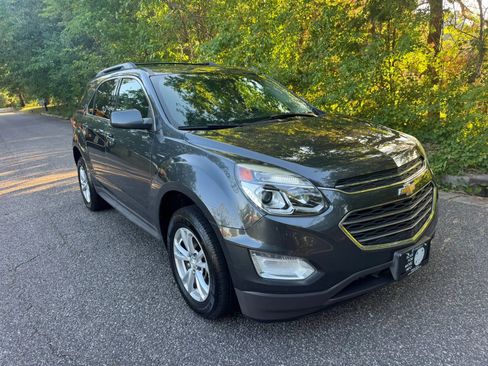 Used 2017 Chevrolet Equinox LT w/ Convenience Package FWD image 5