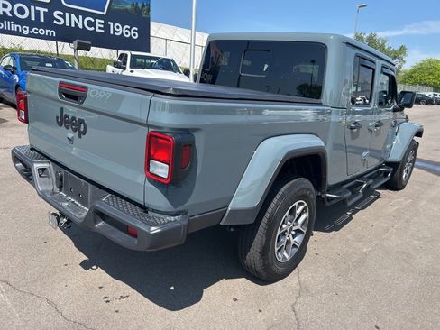 Used 2026 Jeep Gladiator Sport AWD/4WD image 5