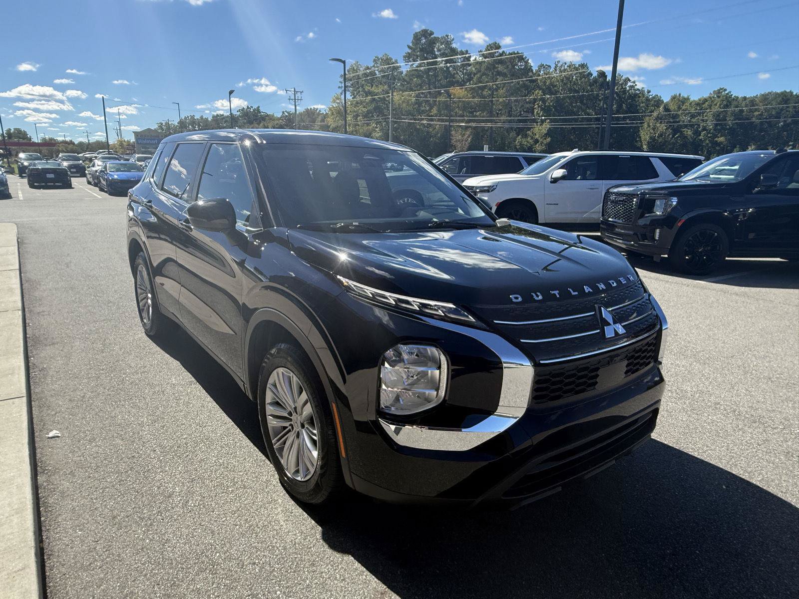 Used 2023 Mitsubishi Outlander ES FWD image 28