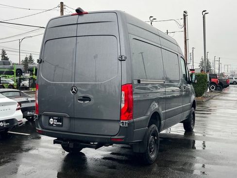 Used 2022 Mercedes-Benz Sprinter 2500 image 7