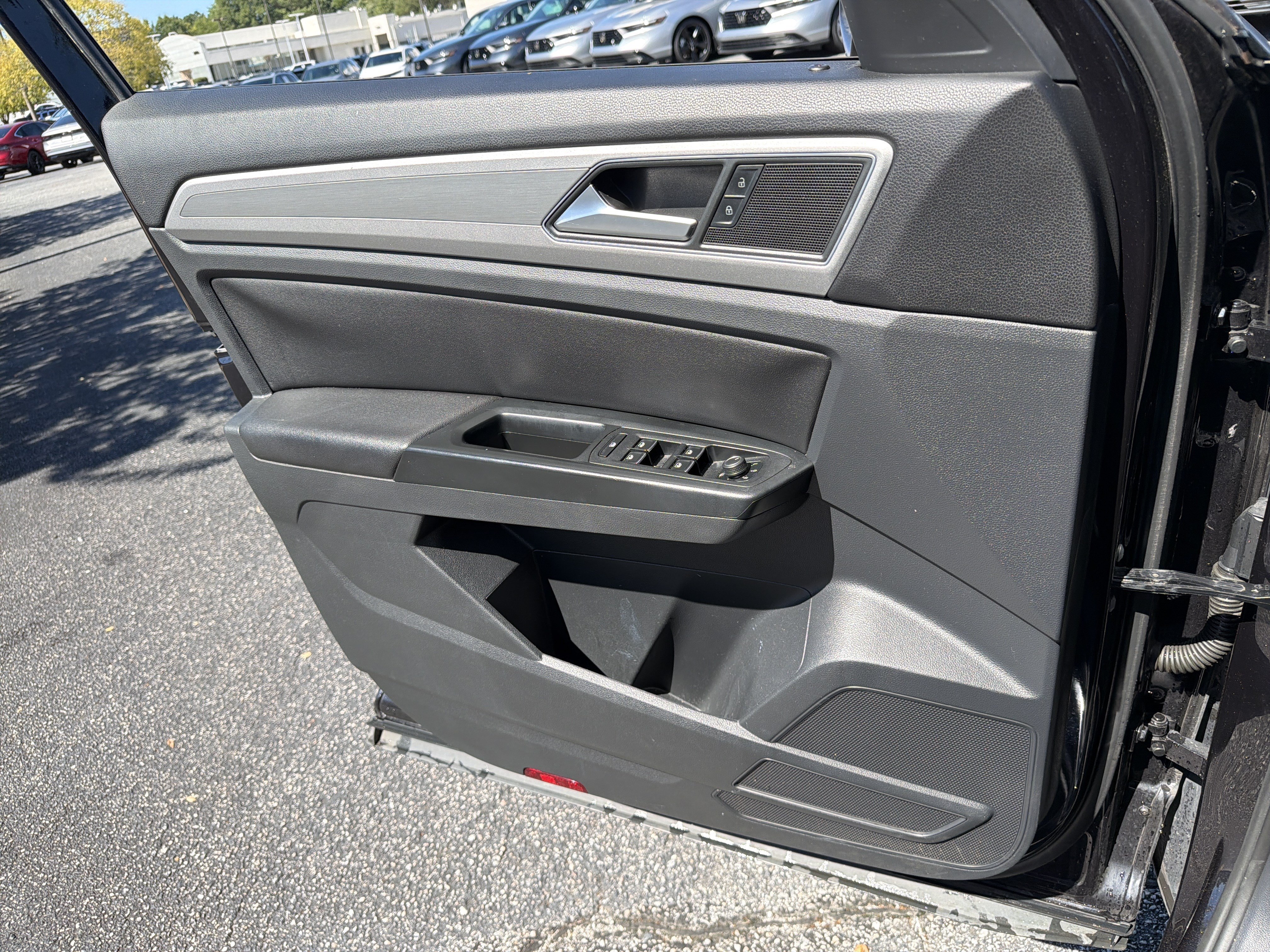 Used 2019 Volkswagen Atlas SE FWD image 13