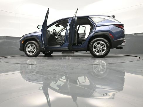 Certified 2025 Hyundai Tucson SE image 48