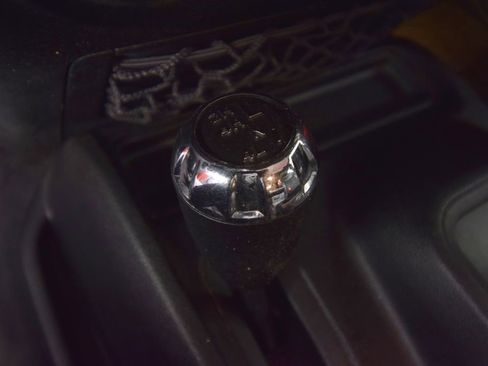 Used 2015 Jeep Wrangler Unlimited Sahara image 32