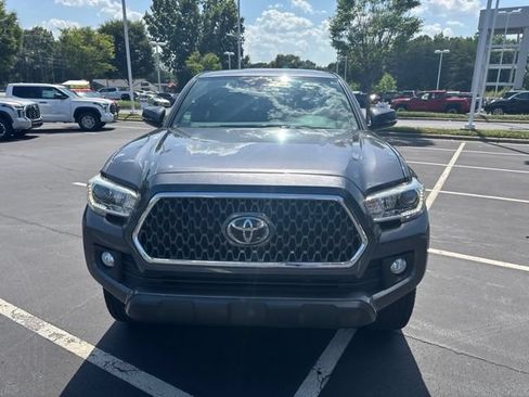 Used 2018 Toyota Tacoma TRD Off-Road AWD/4WD image 10