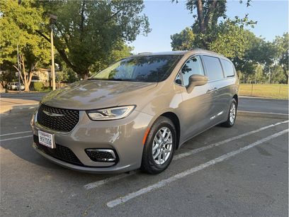 Used 2022 Chrysler Pacifica Touring-L
