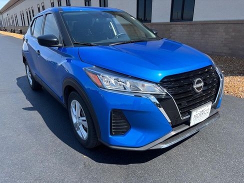 Used 2023 Nissan Kicks S FWD image 3