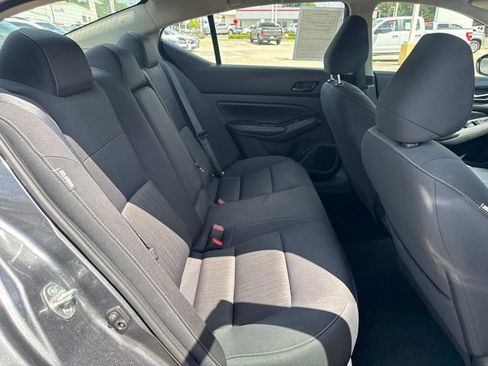 Used 2024 Nissan Altima 2.5 SV FWD image 13