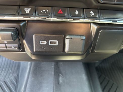 Used 2023 Chevrolet Silverado 2500 LT w/ Convenience Package AWD/4WD image 43